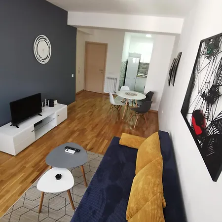 Апартаменти Djs *